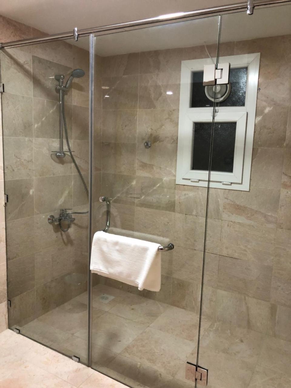 Muscat Plaza Hotel Extérieur photo