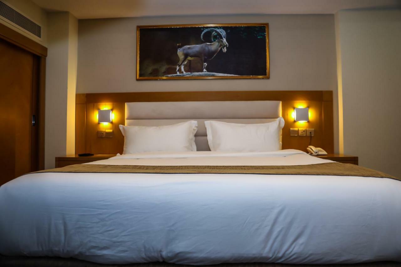 Muscat Plaza Hotel Extérieur photo